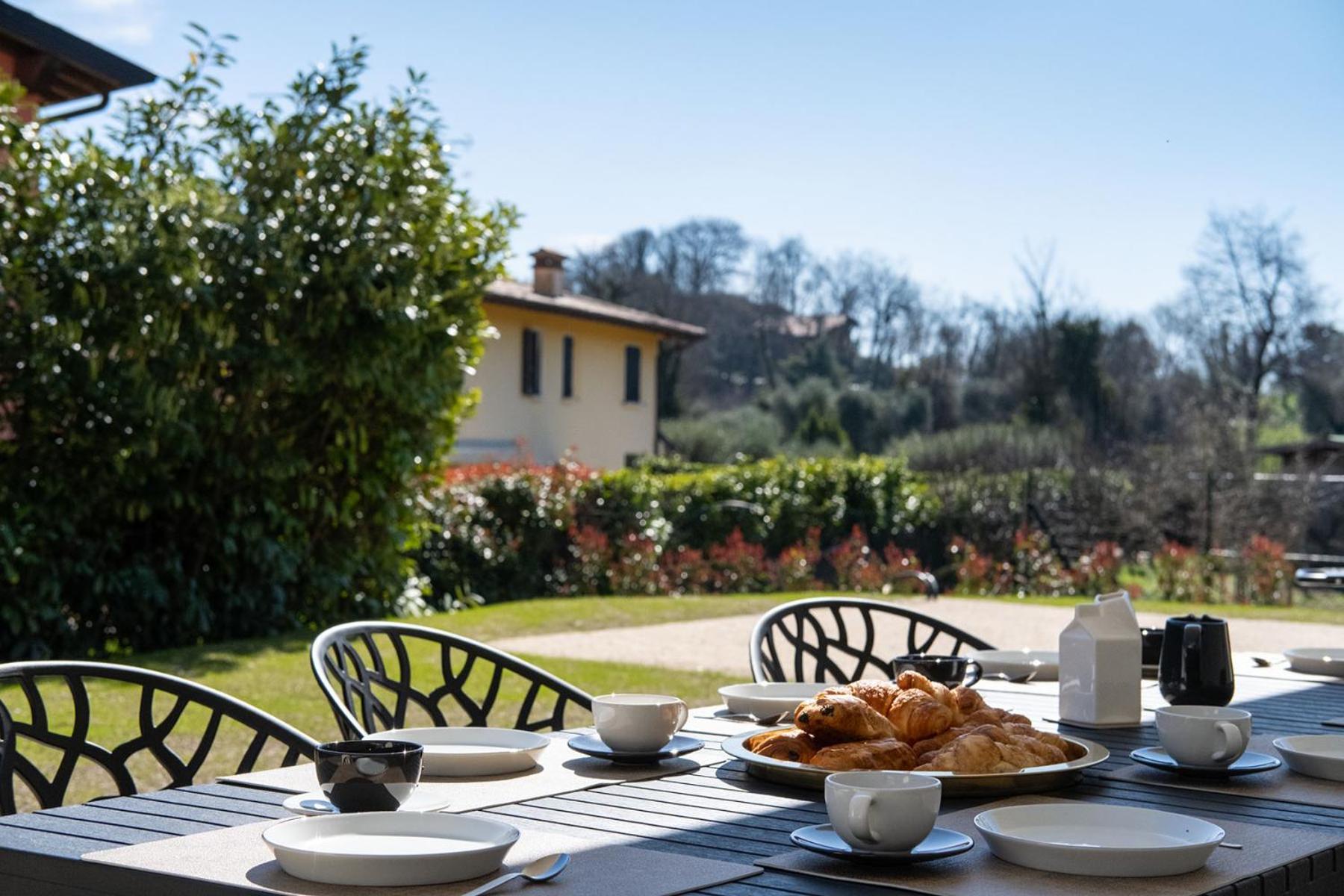 Luxury Villas Gardenia With Private Pool Padenghe sul Garda Esterno foto