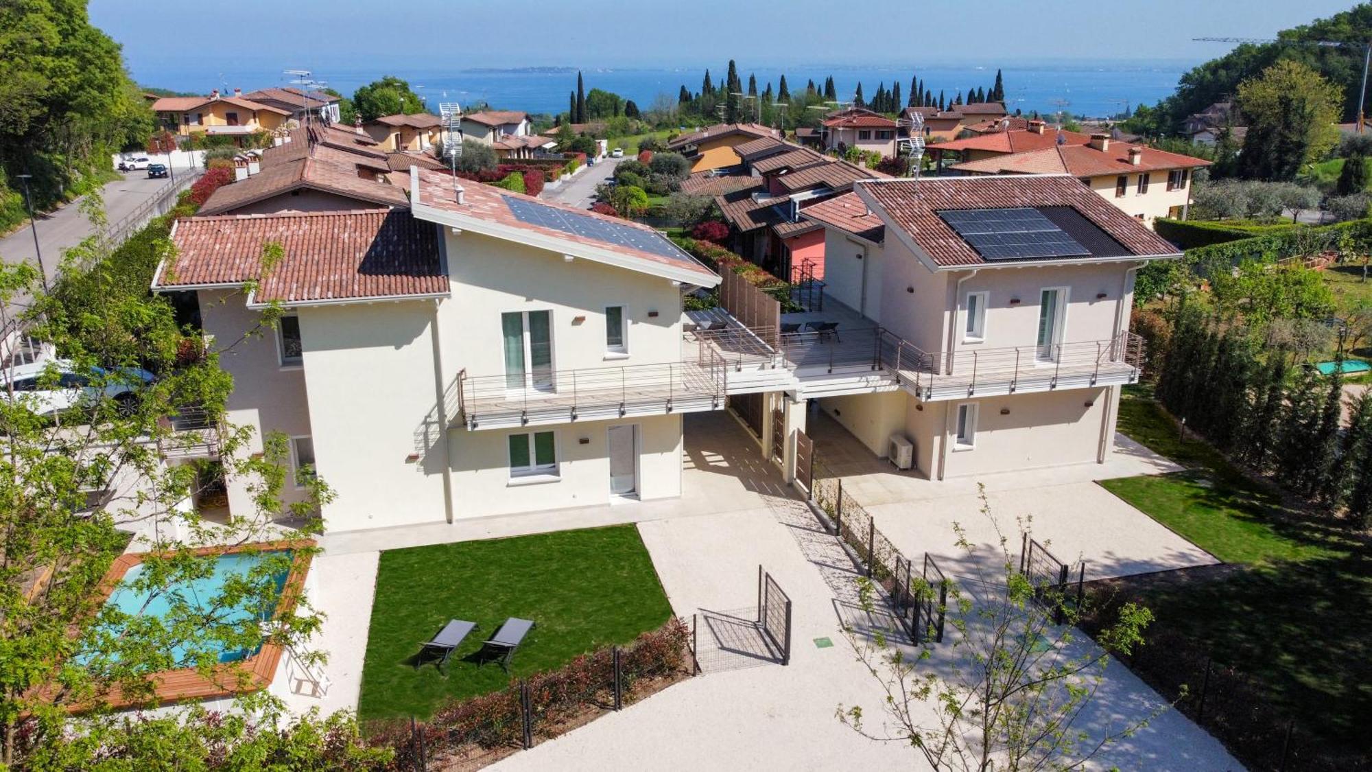 Luxury Villas Gardenia With Private Pool Padenghe sul Garda Esterno foto