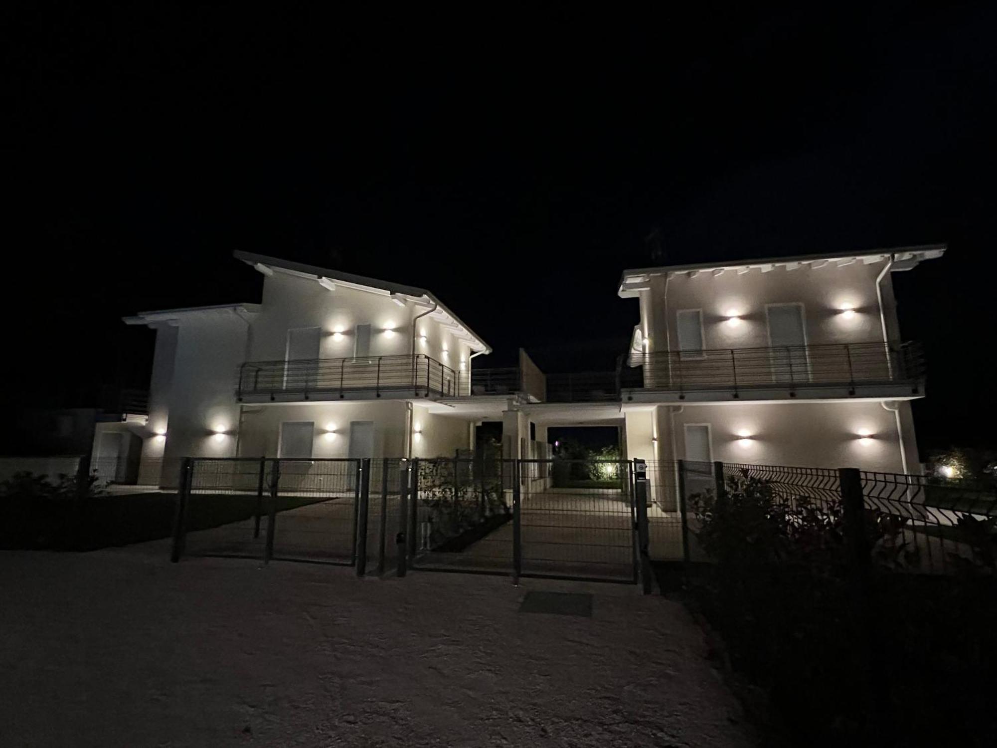 Luxury Villas Gardenia With Private Pool Padenghe sul Garda Esterno foto