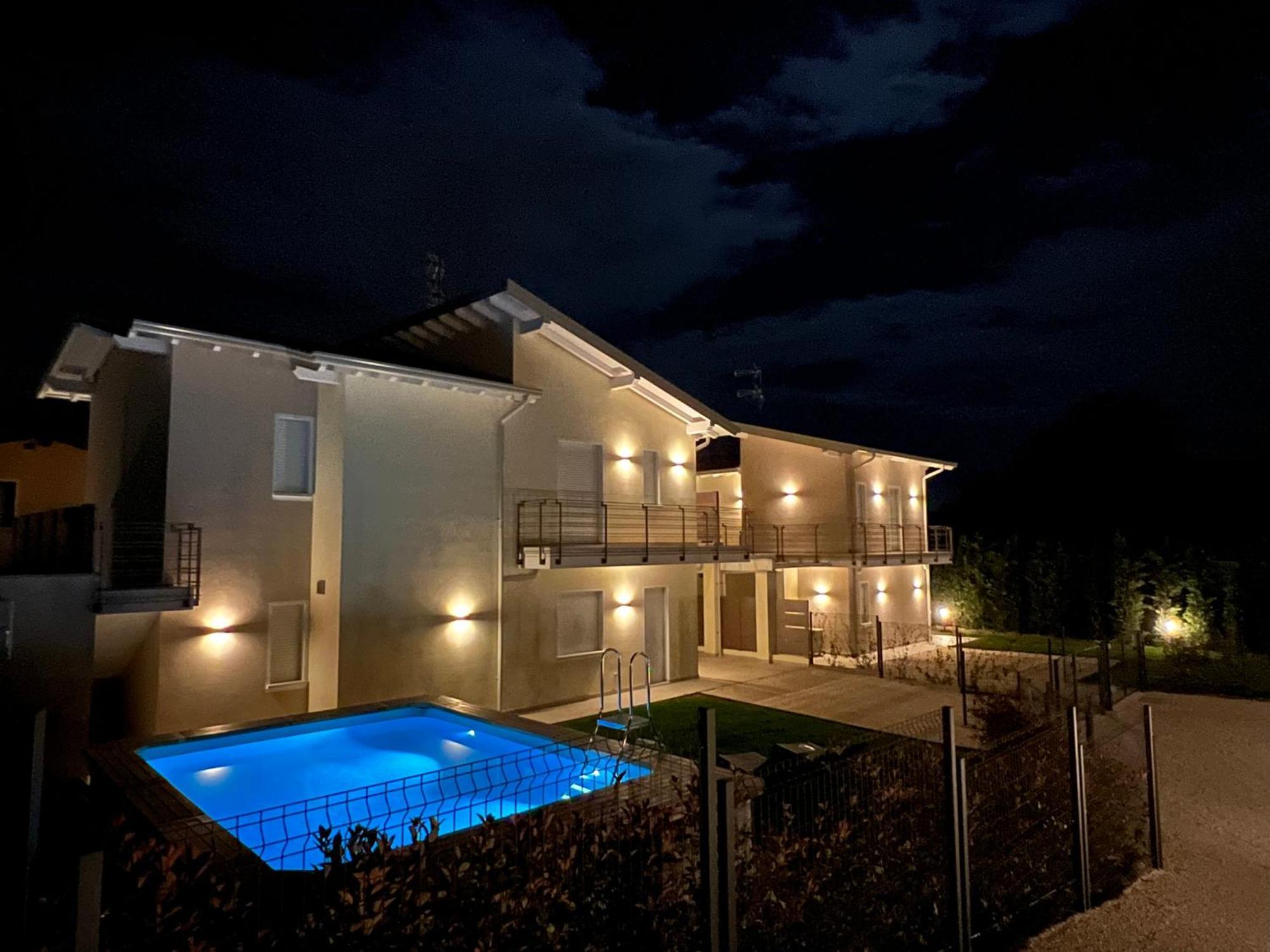 Luxury Villas Gardenia With Private Pool Padenghe sul Garda Esterno foto